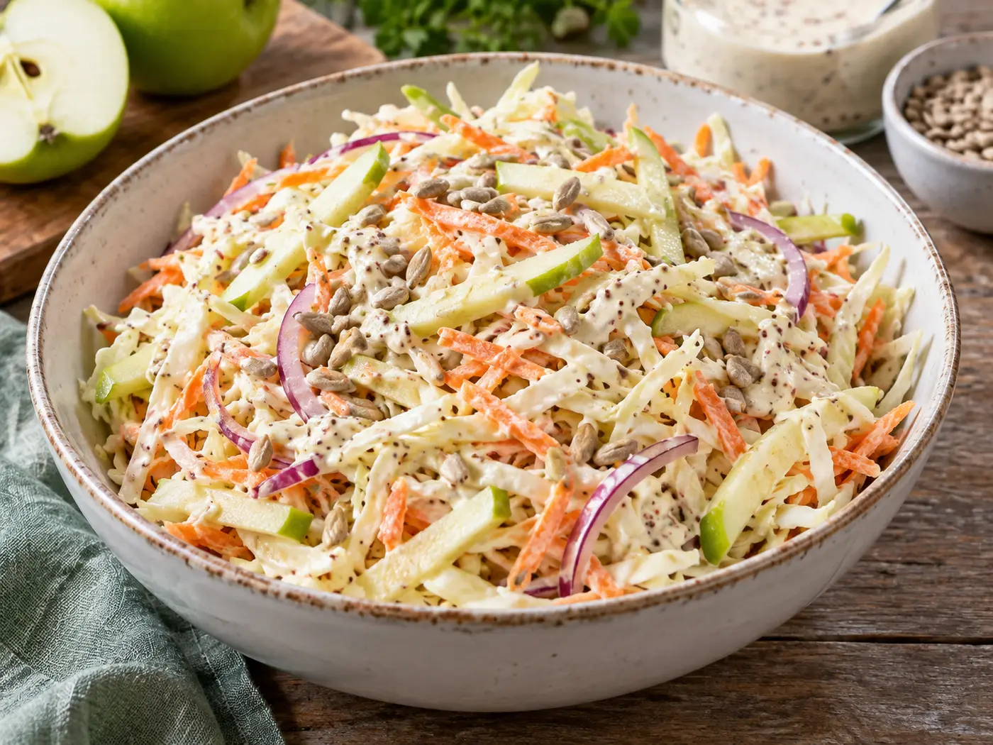 Ensalada de col, manzana y zanahoria